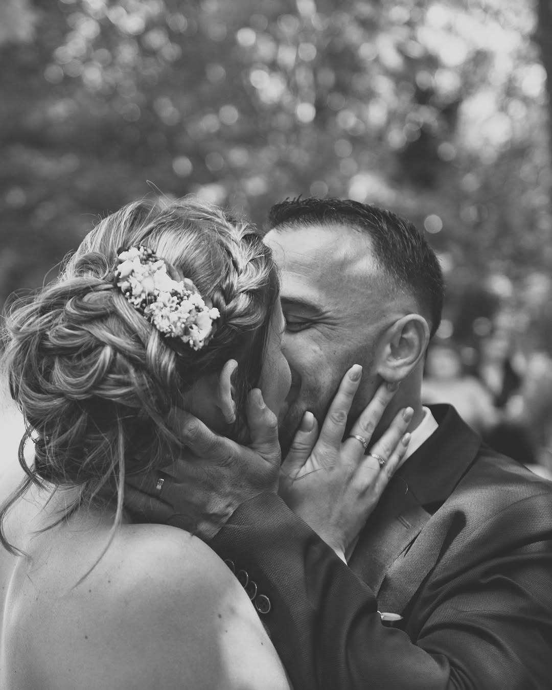 Un mariage n'est pas fait uniquement de grands moments.

Il est aussi composé de tous ces gestes tendres que l'on ne rem