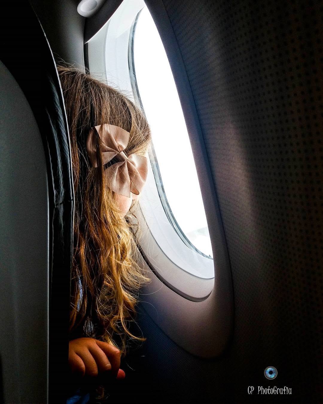 Sabes una cosa niña..

 el viaje te lo creas tu.  A través de tus decisiones, a través de tus actos;  coincidirás con pe