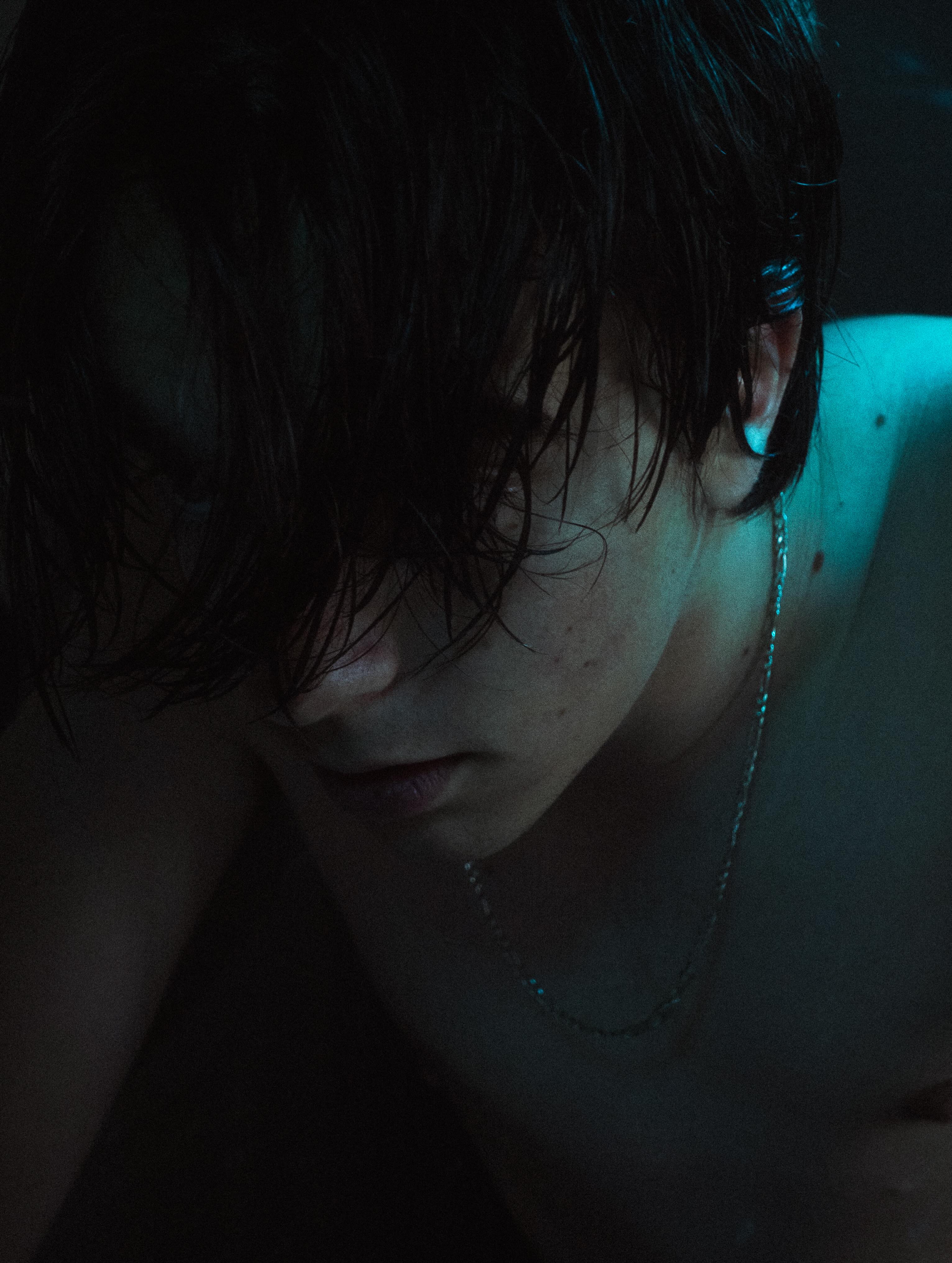 J’ai laissé couler l’eau pour couvrir le bruit dans ma tête…🔇
Photos de @studiopapillonphotographie 🤍
Si vous aussi