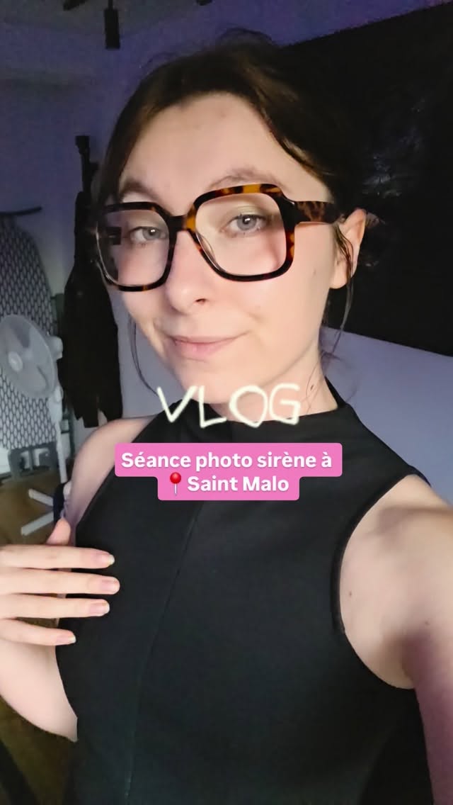 On passe une journée ensemble à 📍 Saint-Malo pour une séance photo fantasy en bord de mer avec @onireva.studio 🧜🏻♀️