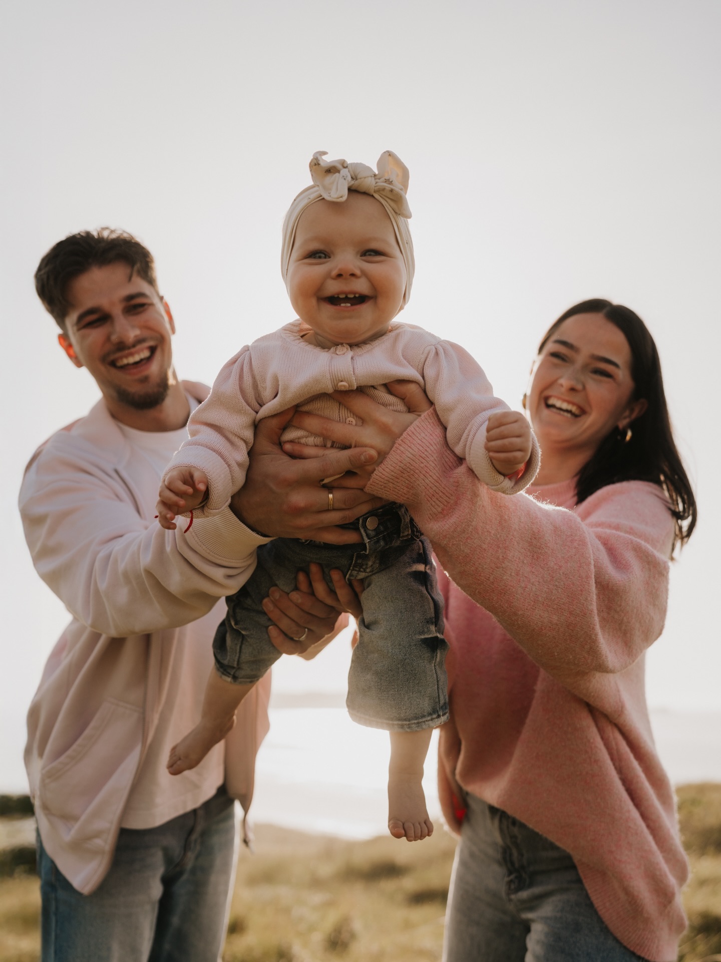 Les séances famille, c’est exactement ça : des rires, du mouvement, des câlins, beaucoup d’amour. On joue, on vit l’inst