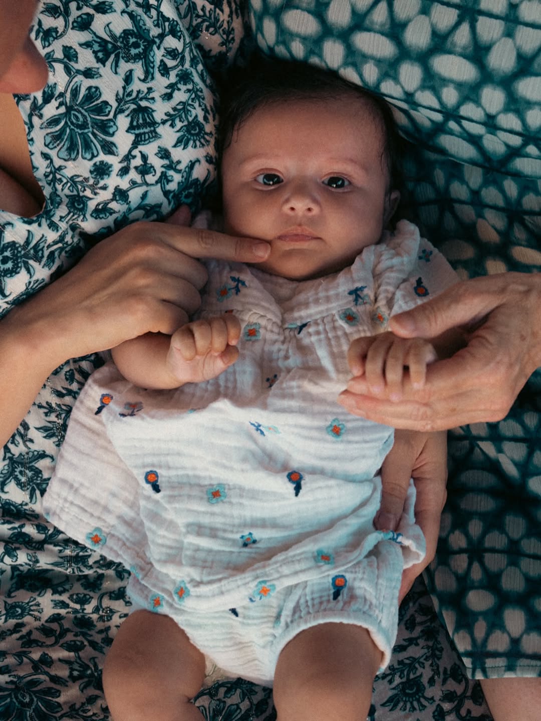 Une jolie séance regroupant 3 générations de femmes. 🦋 Si toi aussi tu veux garder des souvenirs avec ta maman (ou ton 