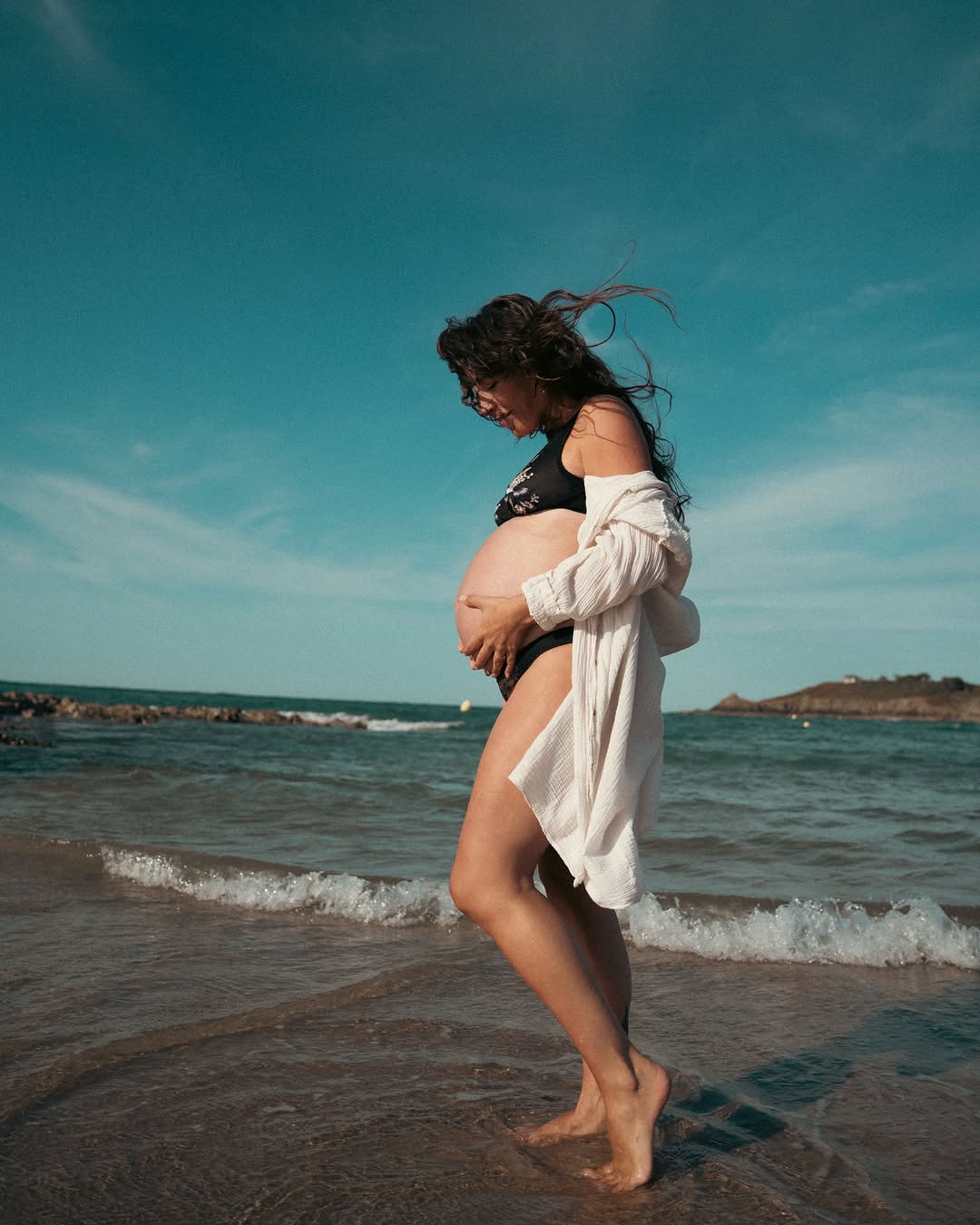 Honorer ce corps qui porte la vie. 🌊

Il y a quelque chose de sacré dans un corps qui accueille la vie.

Cette séance à