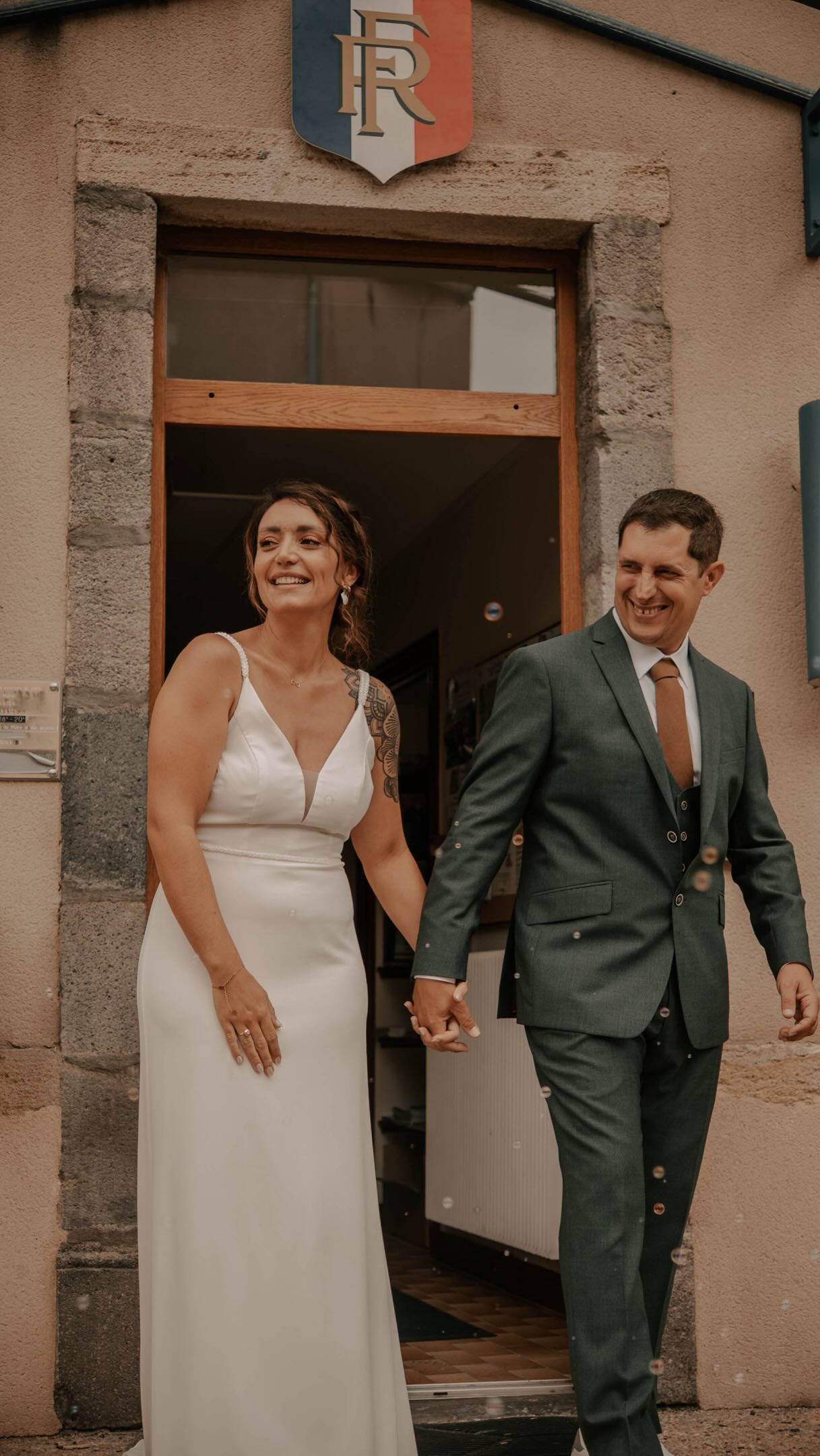 Choisir son photographe de mariage, ce n’est pas juste une question de style, de budget ou de portfolio (enfin, pas tota
