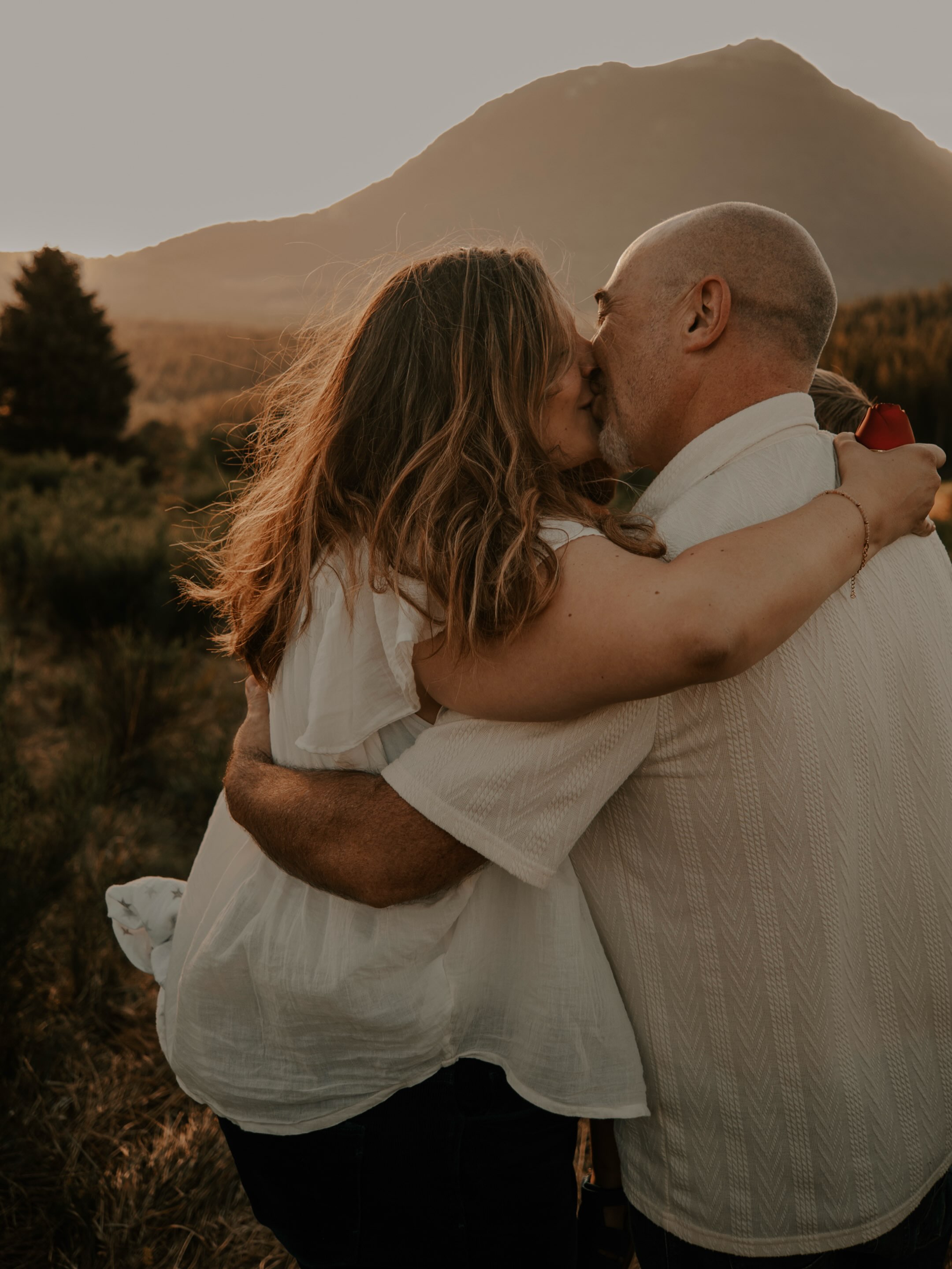 Voilà les photos de cette demande en mariage tant attendue !✨

Quel plaisir de faire partie de cette cachotterie et d’êt