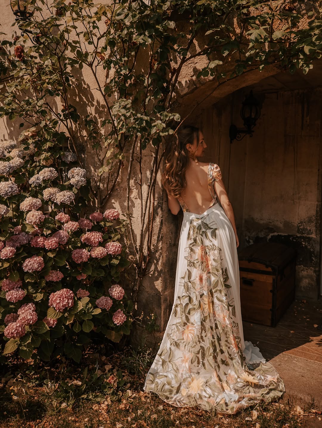 Petit coup cœur sur cette robe de @elsagary. 🌼
Elle est dispo chez @mademoiselle.a.dit.oui et elle mérite le détour : l