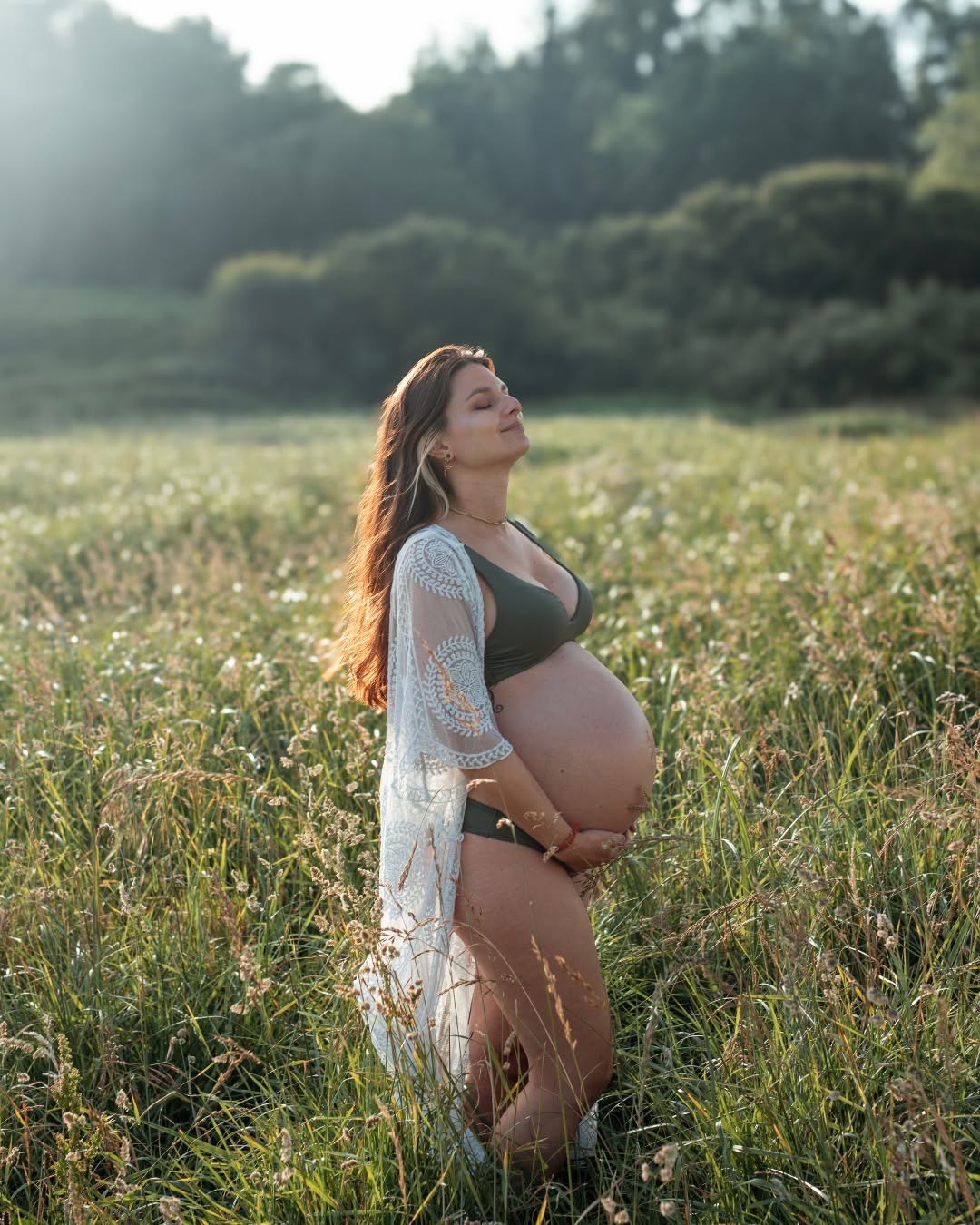 De retour avec une douce séance grossesse 🌾
1-10 ? Votre préférée ? 🫶🏼
J'aime les shooting qui reviennent à l'essen