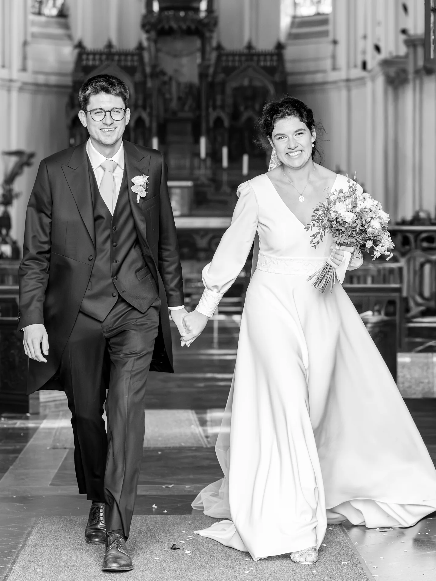 🌿☀️📷Aujourd’hui je vous propose une petite rétrospective de la cérémonie religieuse du mariage de Héloïse et Pierre.

