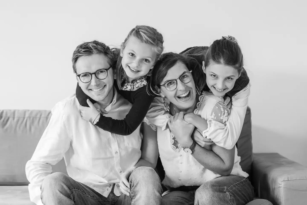 Une jolie famille immortalisée avant de débuter ce week-end, qui sera celui de mon dernier mariage de la saison 2026 ! 
