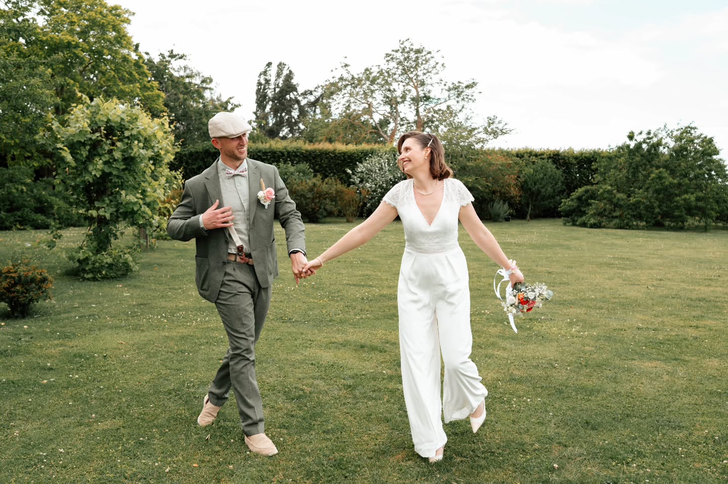 L'amour véritable immortalisé ❤️
💍 Photographe Mariage & Fiançailles
La Saison des mariages commencent...
Ici c'est