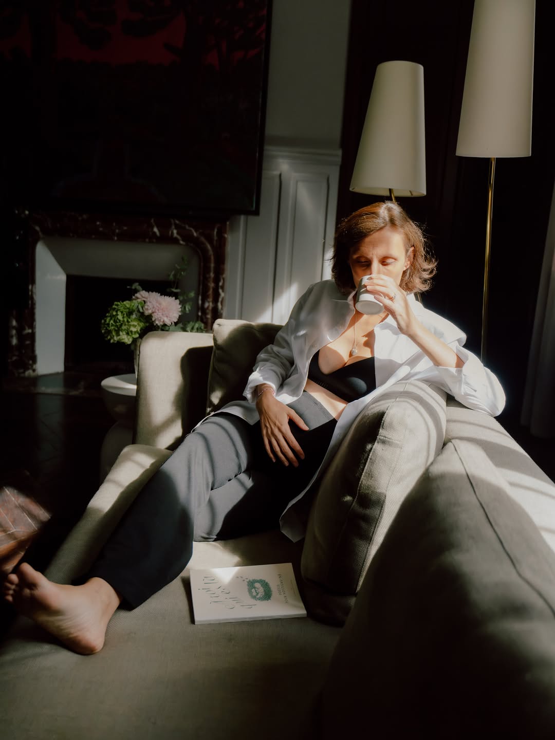Juste un petit post de la dernière séance portrait, d’un neuvième mois fait de livres et de café, pour vous rappeler que