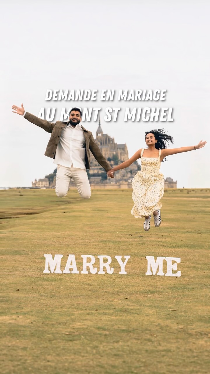 Une nouvelle demande en mariage surprise dans ce lieu mythique au pied du Mont St Michel. 
Un moment plein d’émotion que